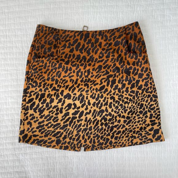 Urban Outfitters Ombre High Waisted Cheetah Print Satin Mini Skirt Size 4 / XS - Picture 1 of 5